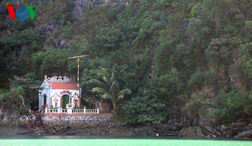 Fishing villages in the sea - ảnh 10